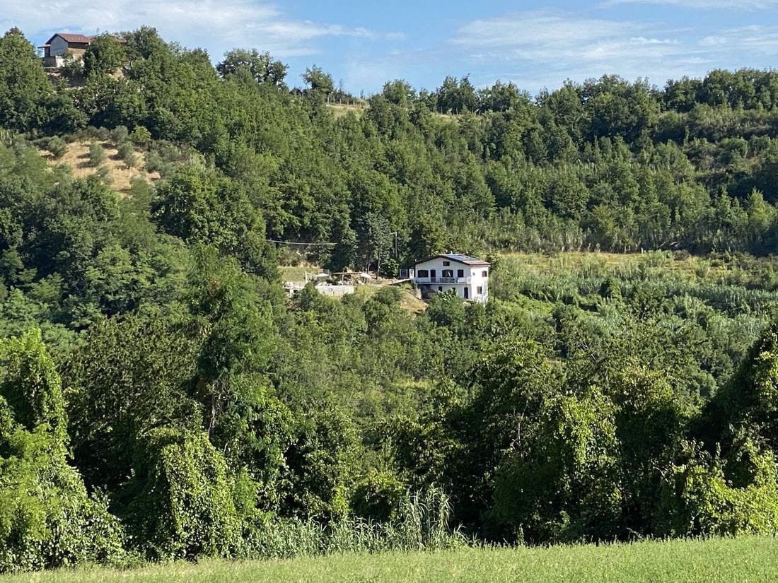 Casa Mumu gezien vanuit het dal